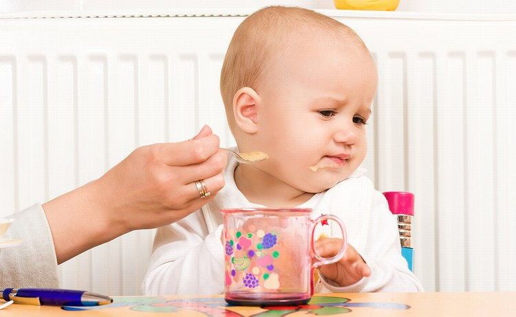 Khẩu vị ăn uống thất thường cũng nói lên phần nào tâm trạng không ổn định của trẻ. (Ảnh minh họa).